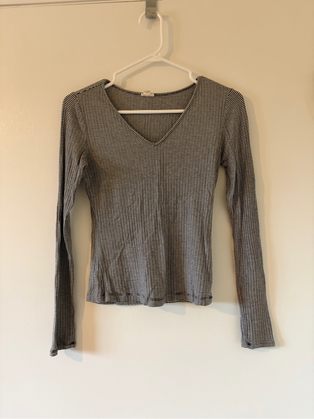 Garage Black & White Striped V‑Neck Long Sleeve Top